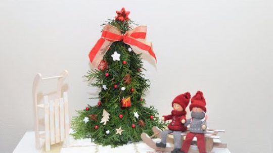 Vánoční dekorace – Stromeček z větví tůje