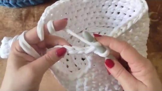 Kurz háčkování – košík háčkovaný ze “špaget” z tričkoviny 2. díl, Crochet basket