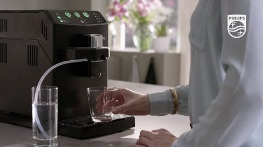 Jak na denní čištění automatického napěňovače mléka | Philips