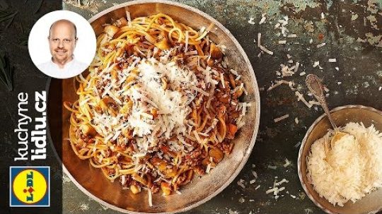 Trojbarevné špagety s masovým ragú – Roman Paulus – RECEPTY KUCHYNE LIDLU