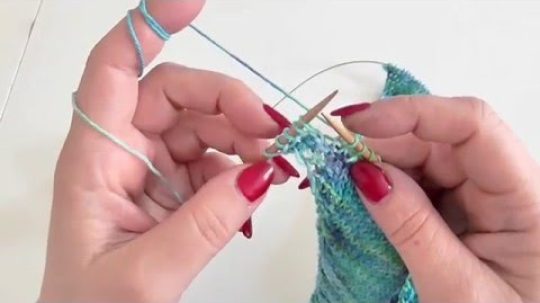 Škola pletení – rozpletení 1 oka na 2 za zadní nit