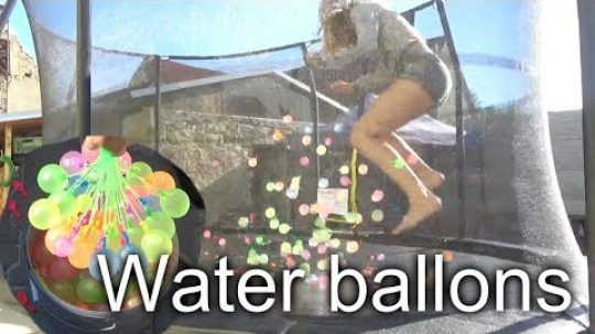 Gymnasta vs. Negymnasta, Vodní balonky na trampolíně, 5 000 ORBEEZ