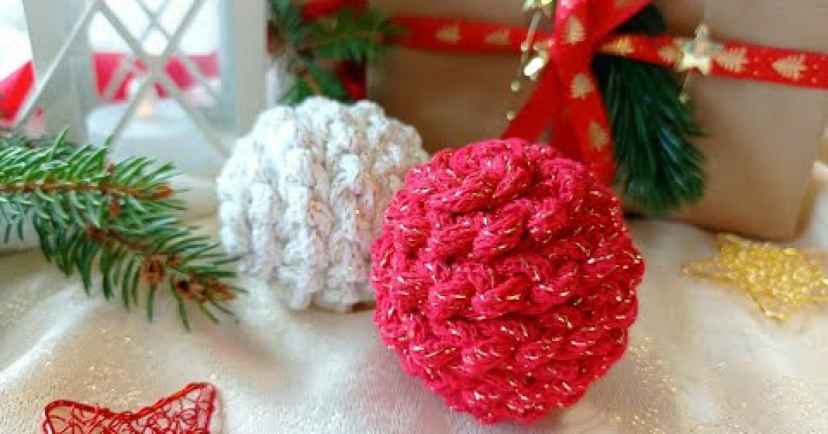 Vánoční háčkované koule z bavlněných šňůr