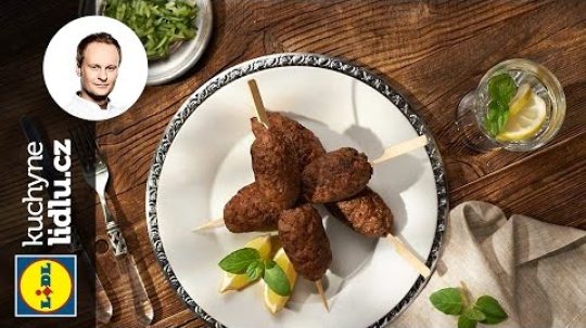 Mleté maso na špejli s okurkovo-mátovým salátem – Marcel Ihnačák – RECEPTY KUCHYNE LIDLU